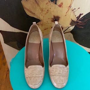 Classy crocodile high heel shoes